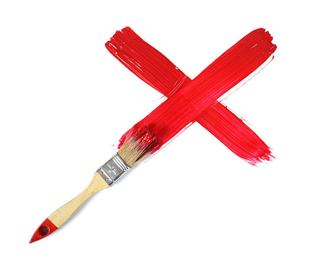 brosse de peinture à la gouache marque de la croix rouge sur fond blanc - blob palette creativity damaged photos et images de collection