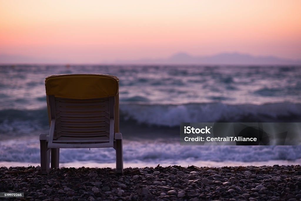 lonely costa del sol en el atardecer - Foto de stock de Aire libre libre de derechos
