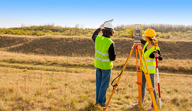 ingegneri di lavoro - territorio foto e immagini stock