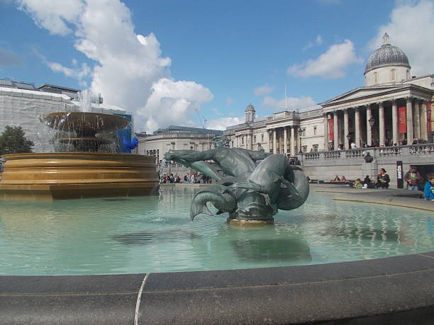 istock london - trafalgar square 520004020