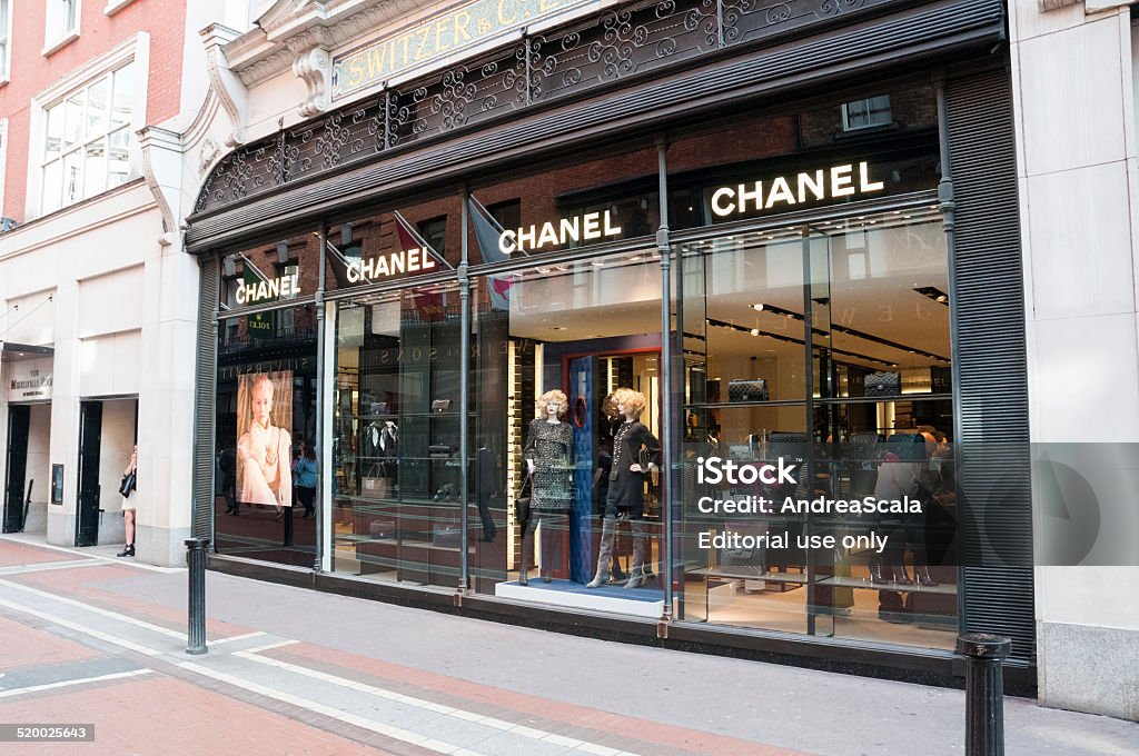 Chanel Luxury Store In Dublin Stock Photo - Download Image Now - Black And  White, Luxury, Shopping - iStock