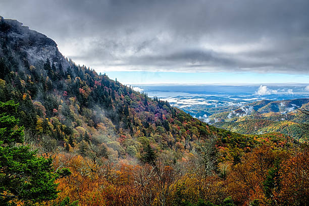 istock early morning on blue ridge parkway 520052578