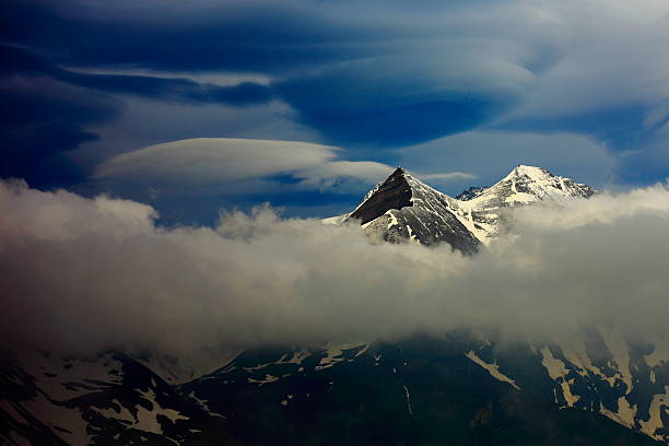 austríaco tirol paisaje, parque nacional hohe tauern, alpine calle grossglockner - kaunertal fotografías e imágenes de stock