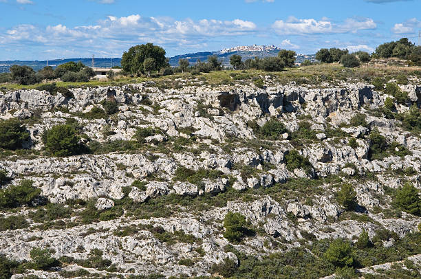 panoramiczny widok massafra.  apulia.  włochy. - mottola zdjęcia i obrazy z banku zdjęć