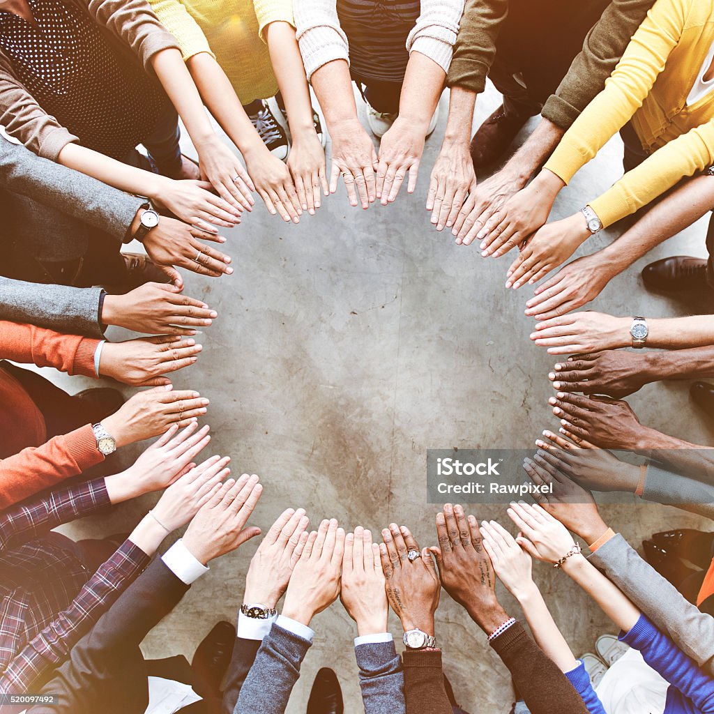 Die Menschen Freundschaft Zusammenhalt Zusammenhang Luftaufnahme Co - Lizenzfrei Kreis Stock-Foto