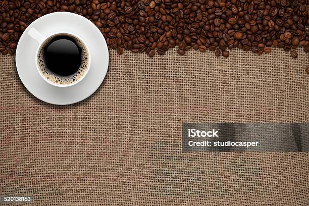 カップのコーヒー豆 - カップのストックフォトや画像を多数ご用意 - カップ, カラー画像, コーヒー