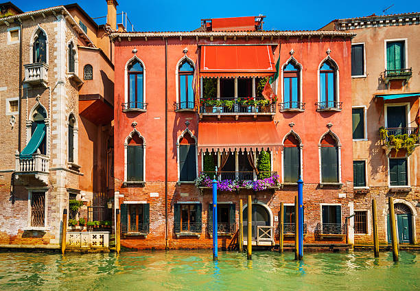 istock Building with traditional Venetian windows in Venice, Italy 520162195