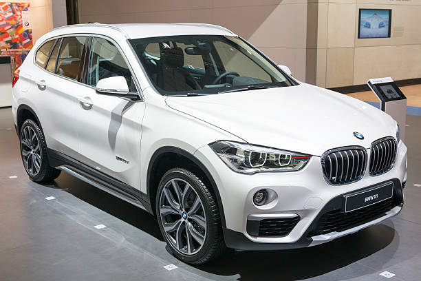 bmw x1, luksusowy suv kompaktowy - bell zdjęcia i obrazy z banku zdjęć