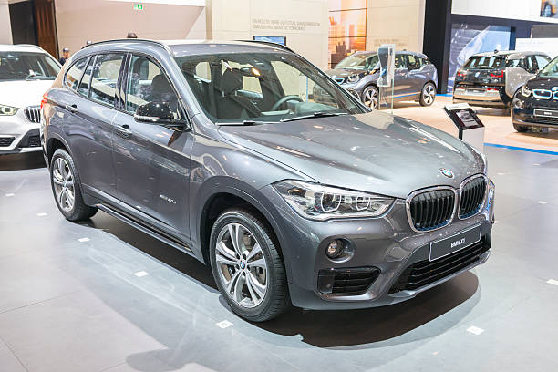 bmw x1, luksusowy suv kompaktowy - bell zdjęcia i obrazy z banku zdjęć