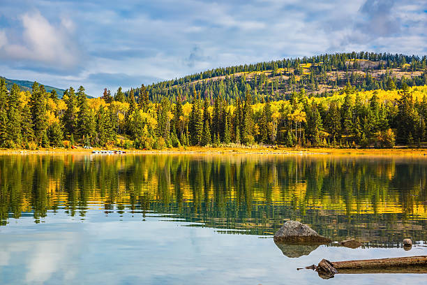 istock Autumn in Canadian Rockies 520172910