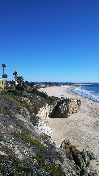 istock Pismo Beach and Cliffs, California, USA 520195815