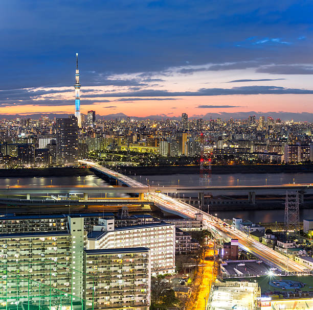 東京スカイツリーの夕日 - sky tree audio ストックフォトと画像