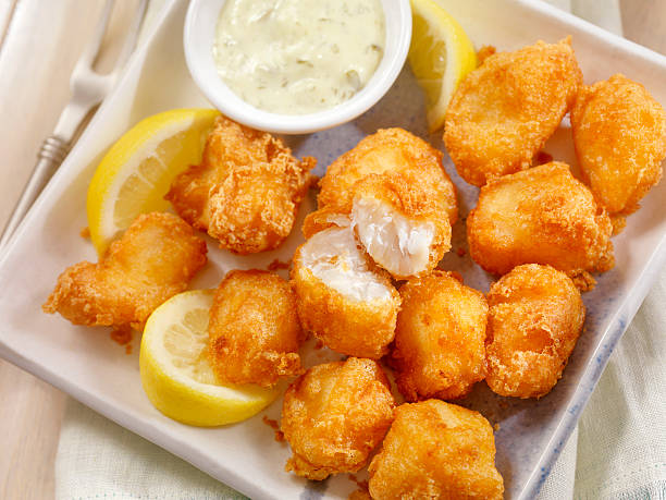 istock Beer Battered Fish Bites with Tarter Sauce 520233588
