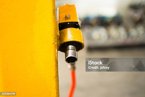 Gas Pumpe Schraube Fahrer Stockfoto und mehr Bilder von Adapter - Adapter, Ausrüstung und Geräte, Baugewerbe