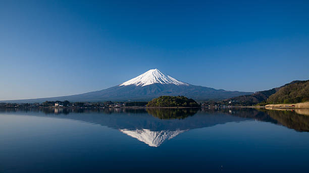 istock Mt. Fuji at lake side 520265629