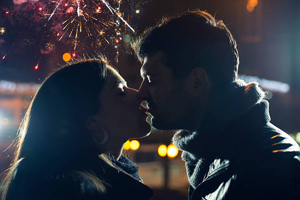 istock Kiss for New Year's Eve 520277851