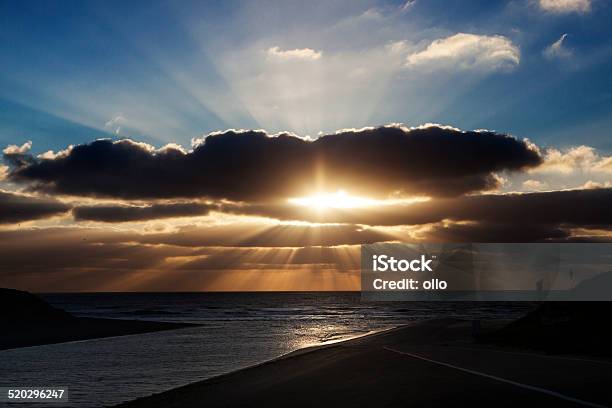 Puesta De Sol Mar Del Norte Foto de stock y más banco de imágenes de Agua - Agua, Aire libre, Anochecer