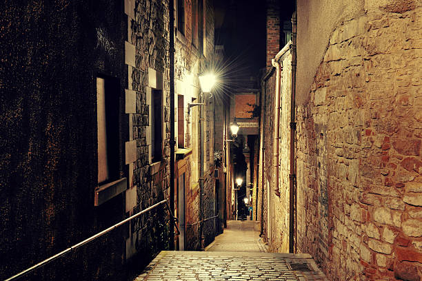 istock Edinburgh city street 520334700