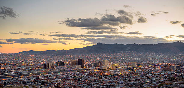 istock El Paso Texas and Juarez Mexico at dusk 520334950