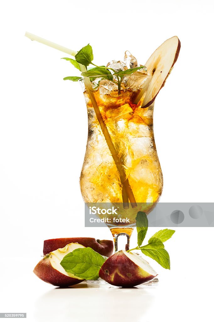 Decorado con un cóctel de sidra de manzana - Foto de stock de Alimento libre de derechos