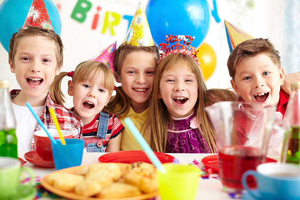 istock Party of friends 520370414
