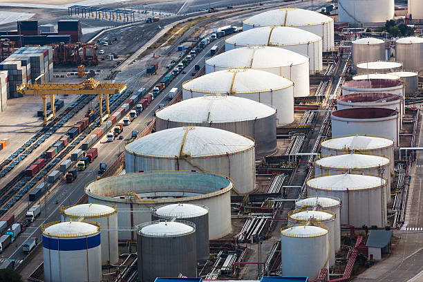 oil storage in modern port