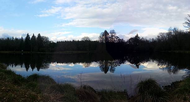 istock Pond of Masmangeas 520373586