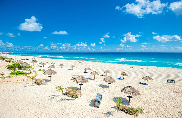 plaża panorama w cancun, meksyk - cancun zdjęcia i obrazy z banku zdjęć