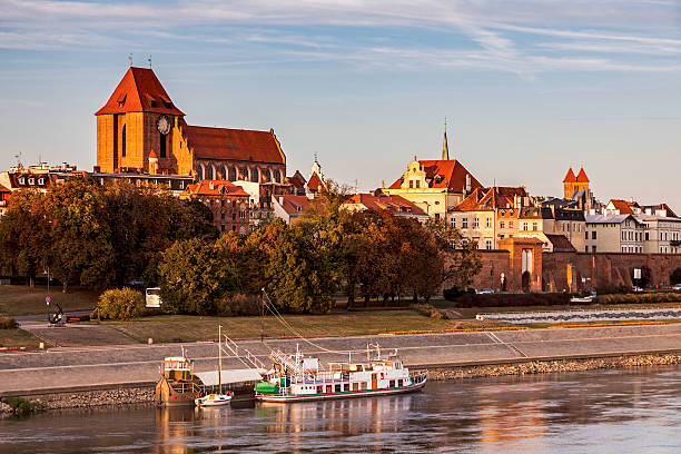 istock Torun Old Town from the bridge at sunset 520418266