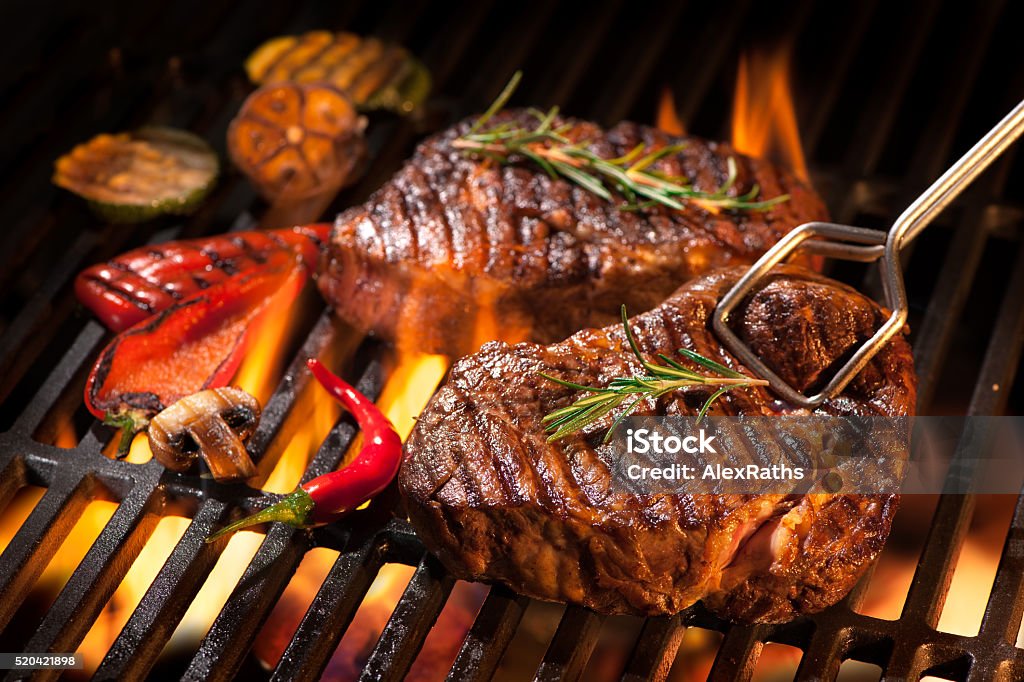 Beef no grill - Foto de stock de Grelha de Churrasco royalty-free