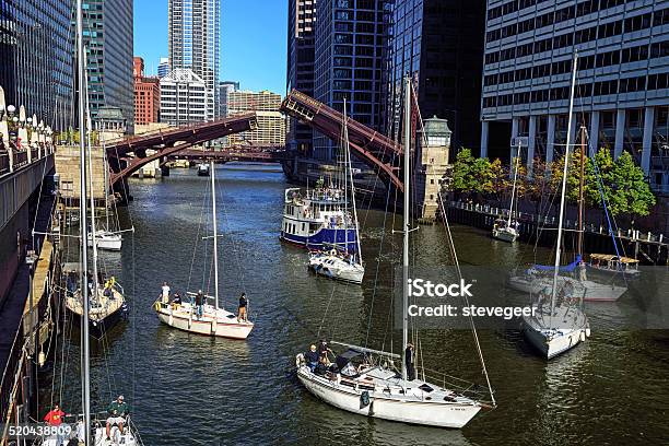 Bringing Boats Off Lake Michigan For Winter Stock Photo - Download Image Now - Autumn, Chicago - Illinois, Architecture