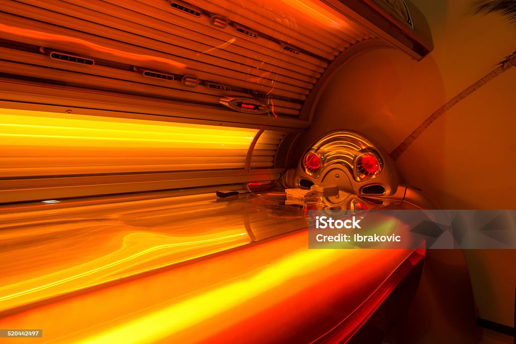 Cama solar solárium en el Club de salud y Spa - Foto de stock de Bronceado libre de derechos