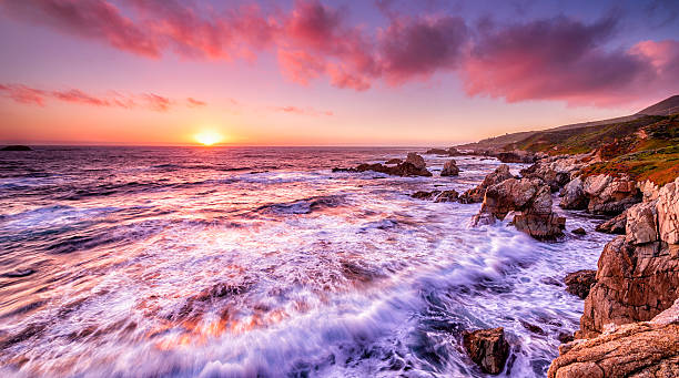 bellissimo tramonto sulla costa della california - coastline big sur usa the americas foto e immagini stock