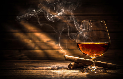 Whisky y habanos, para fumadores photo