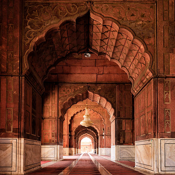 innenraum der moschee jama masjid, delhi, indien - sacred site stock-fotos und bilder