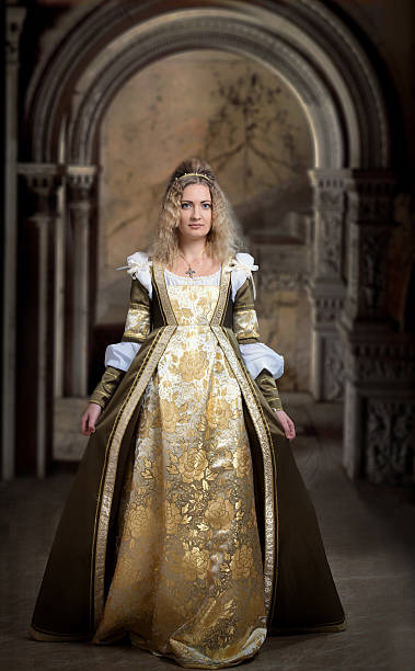 Trajes Medievales - Banco de fotos e imágenes de stock - iStock Trajes Medievales - Banco de fotos e imágenes de stock - iStock