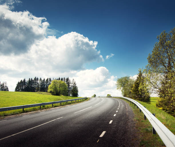 istock Car on asphalt road in beautiful spring day 520502330