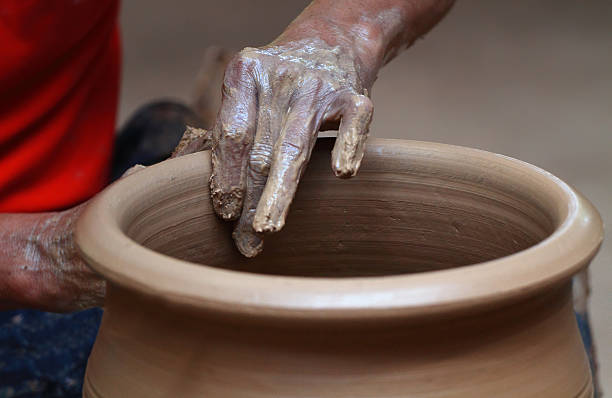 手作りの陶器  - earthenware bowl ceramic dishware ストックフォトと画像