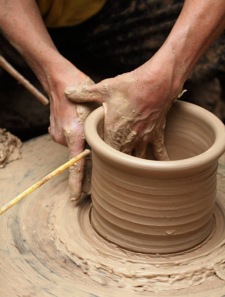 手作りの陶器  - earthenware bowl ceramic dishware ストックフォトと画像