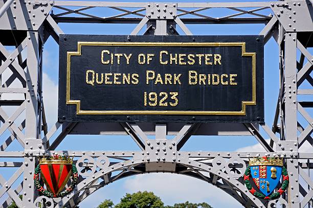 chester ponte suspensa nome da placa. - chester england dee river suspension bridge bridge imagens e fotografias de stock