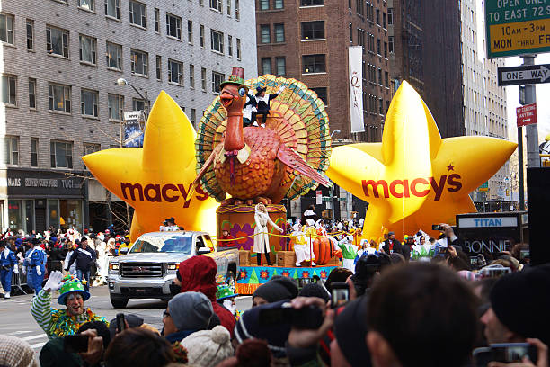 macy's desfile de 2013 - editorial manhattan horizontal outdoors fotografías e imágenes de stock