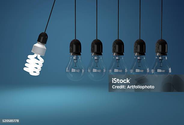 Energieeinsparung Und Leuchtende Glühbirne In Bewegung Über Blu Stockfoto und mehr Bilder von Kontinuität