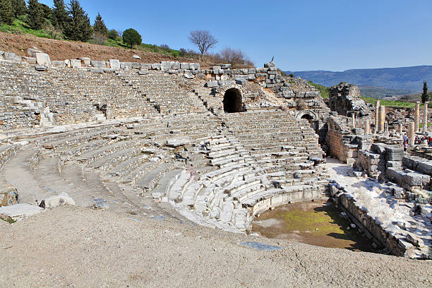 イズミル、トルコ日～3 月 9 日-ローマ円形劇場でエフェソス - ephesus amphitheater circle ellipse ストックフォトと画像