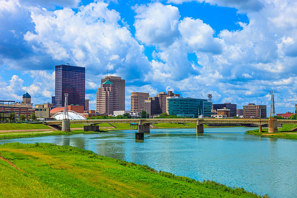 istock Dayton skyline with Miami River, Ohio 520621355