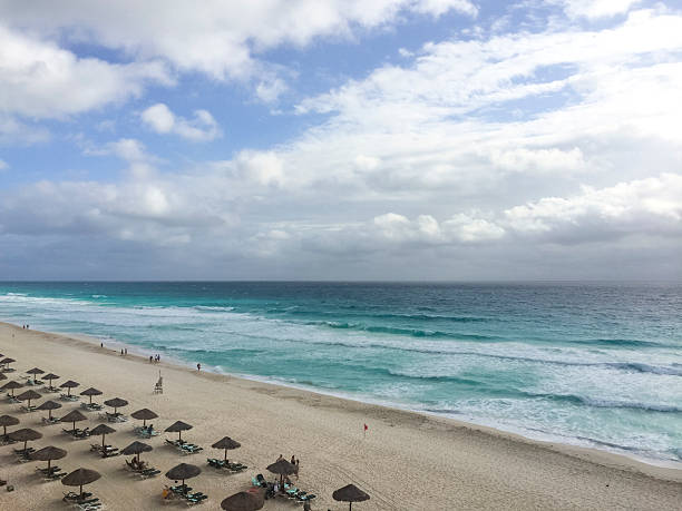 istock Caribbean Ocean Beach in Cancun Mexico 520622171