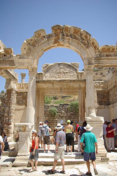 cidade antiga éfeso - turkey tourist ephesus roman imagens e fotografias de stock