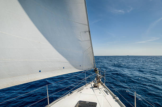 segeln - cable winch sailing yacht sport stock-fotos und bilder