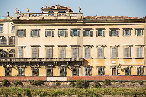 istock Buildings along the Arno River 520655810