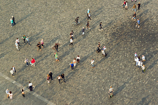 touristen in prague old town square - tourist day prague crowd stock-fotos und bilder