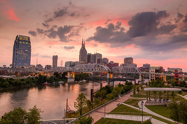 istock Nashville, Tennessee downtown skyline at twilight 520711093